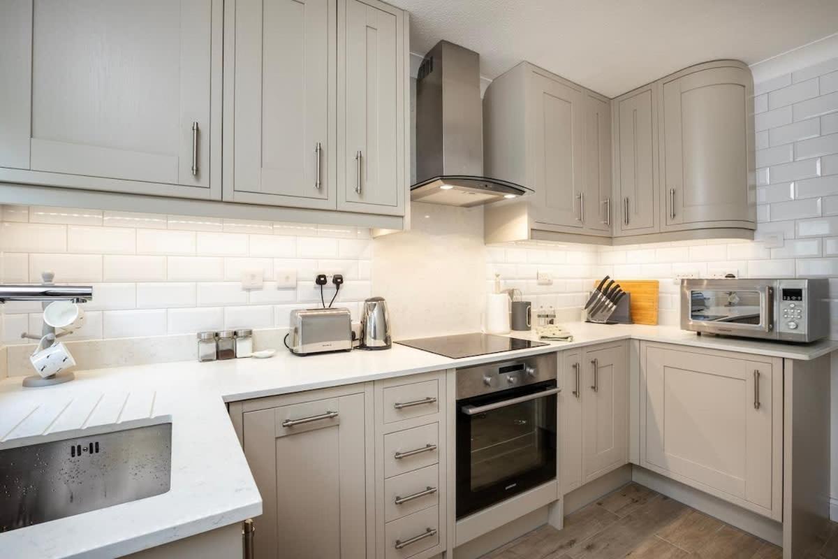 Villa Fabulous High Street Townhouse With Stunning Views & Parking At 'Eagles Nest' Falmouth Exterior foto