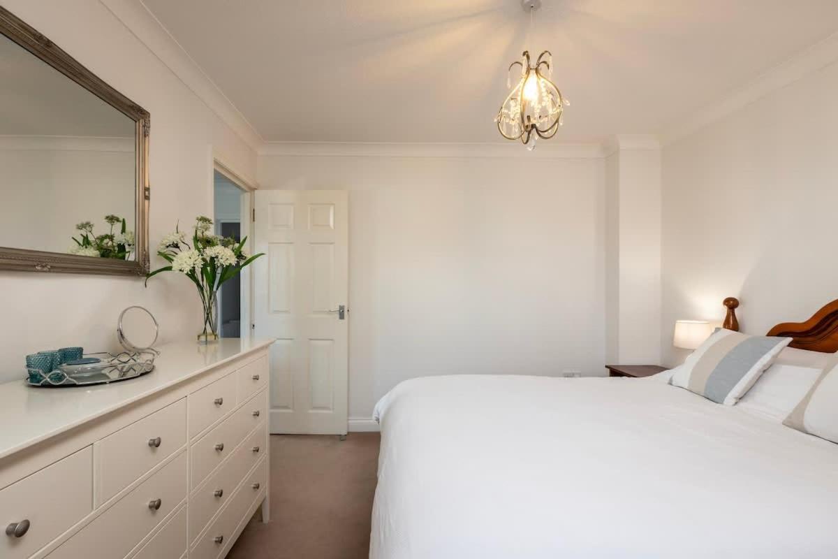 Villa Fabulous High Street Townhouse With Stunning Views & Parking At 'Eagles Nest' Falmouth Exterior foto