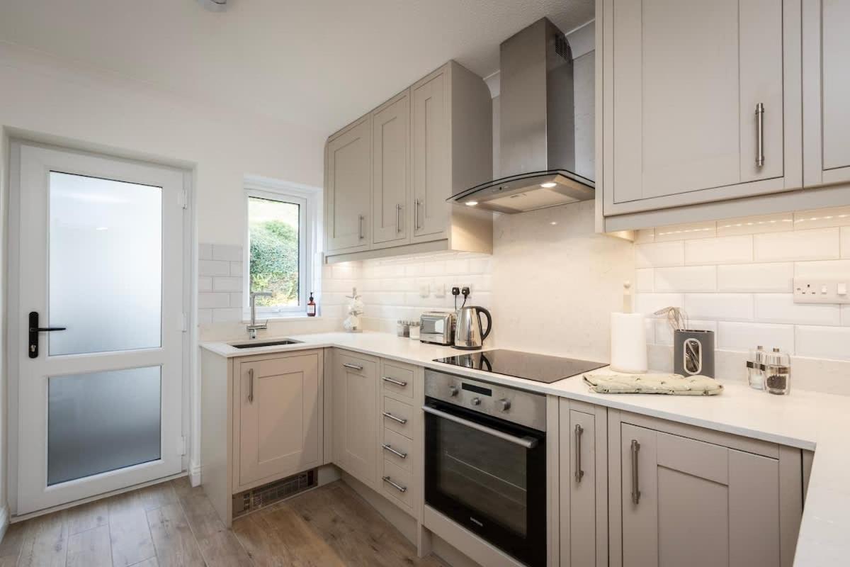 Villa Fabulous High Street Townhouse With Stunning Views & Parking At 'Eagles Nest' Falmouth Exterior foto