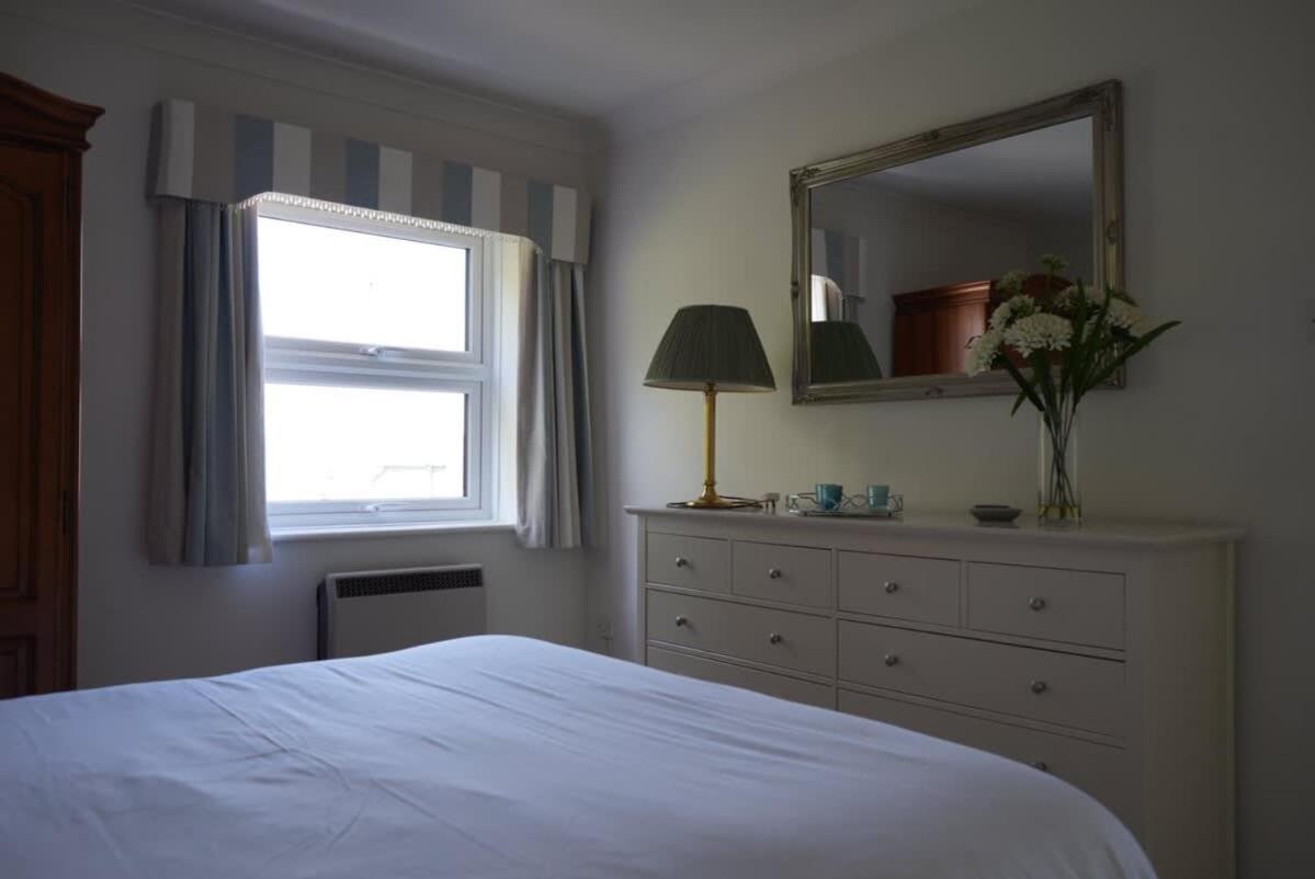 Villa Fabulous High Street Townhouse With Stunning Views & Parking At 'Eagles Nest' Falmouth Exterior foto