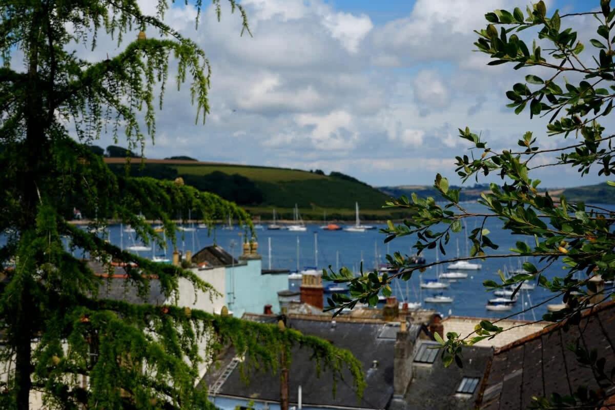 Villa Fabulous High Street Townhouse With Stunning Views & Parking At 'Eagles Nest' Falmouth Exterior foto
